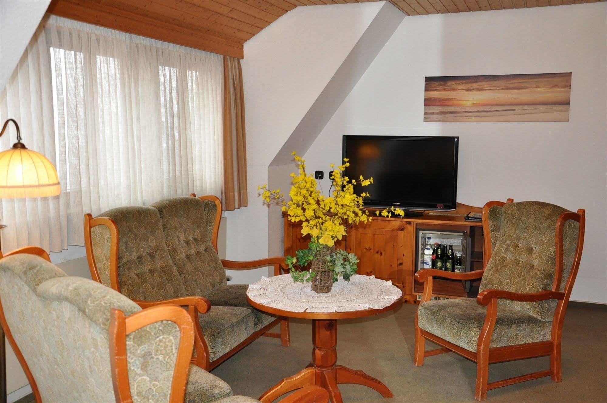 Hotel Und Restaurant Lamm Гинген ан дер Бренц Екстериор снимка